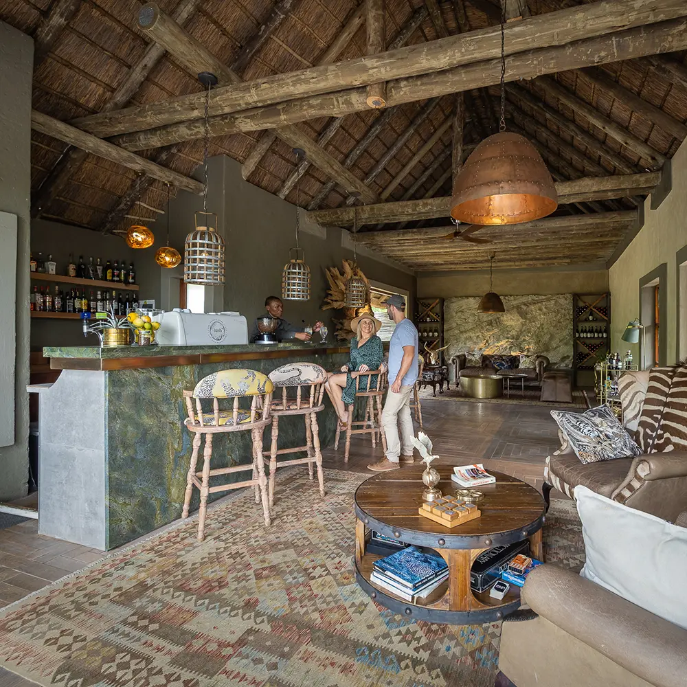 Bar and coffee lounge