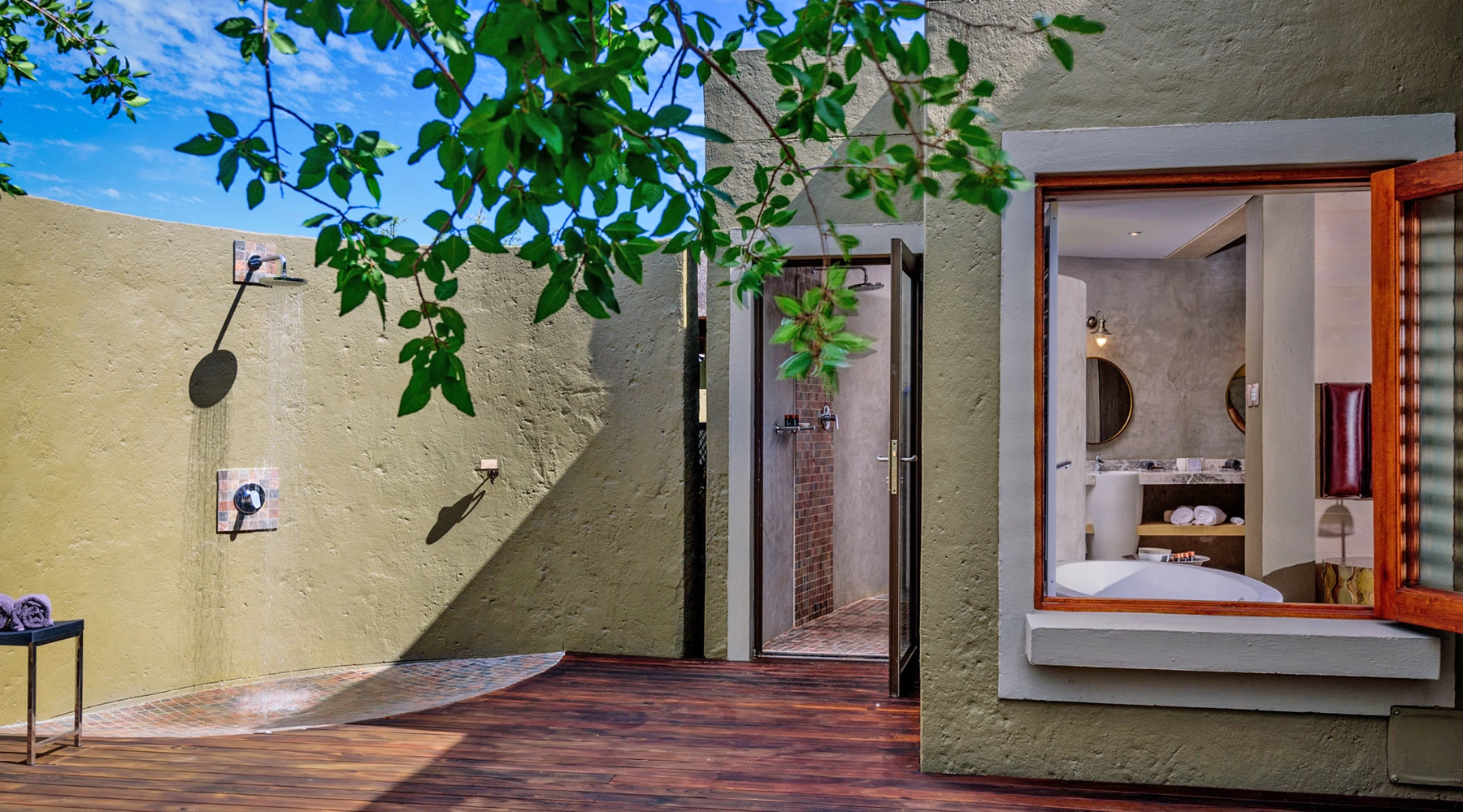 Suite shower